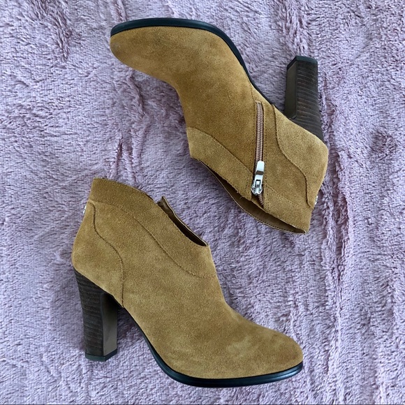 Crown Vintage Cvivvy Suede Ankle Boot - Picture 2 of 8